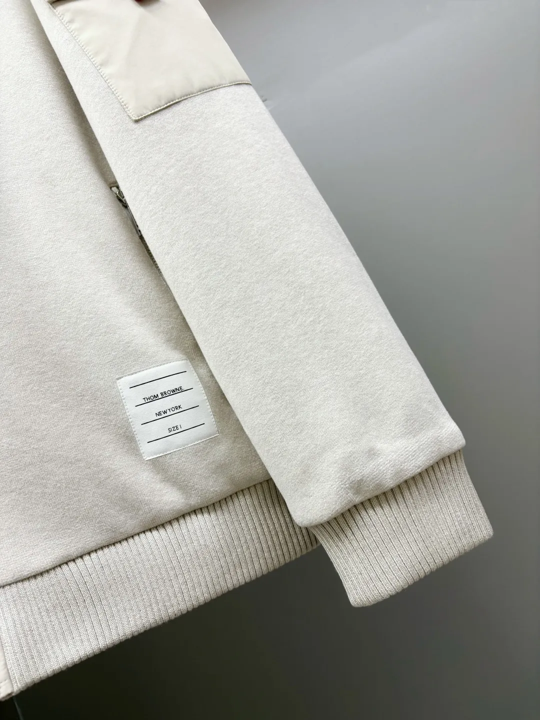TB New Arrival ！！！ ， ！！New Arrival ，Classic 。 ， ， 90 ， ， 80% 。 ， ， ， 。 Sizes：M-XXXL ：Black Beige